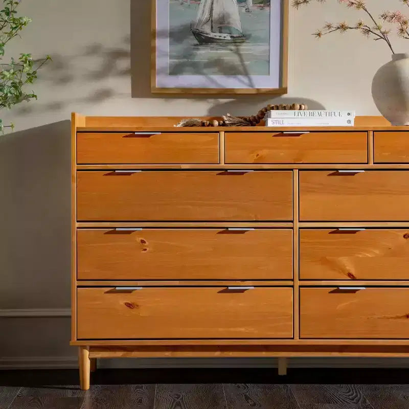 Cassettiera orizzontale Mid-Century Modern in legno massello di pino a 9 cassetti con gambe affusolate, 58,62 x 16,62 x 36,25 pollici