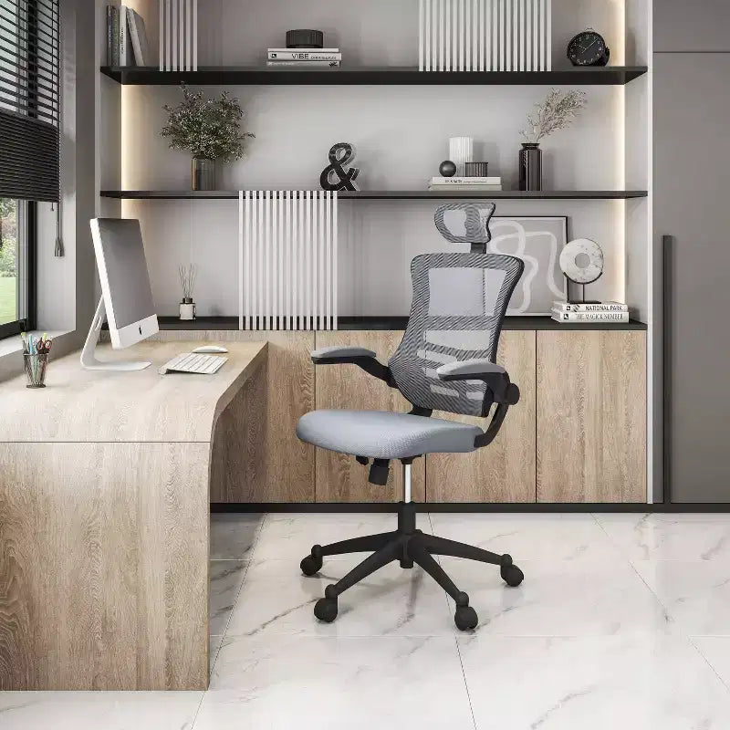 Sedia da ufficio girevole regolabile – Struttura in nylon, capacità 100 kg, 115,5 x 67,3 x 67,3 cm (A x L x P).